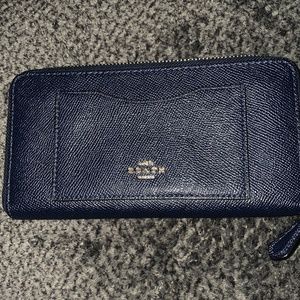 🚨 FINAL PRICE DROP 🚨 Coach Zipper Wallet